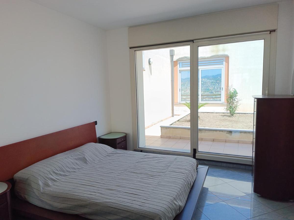 Apartmán Attico Con Vista Su Genova Exteriér fotografie