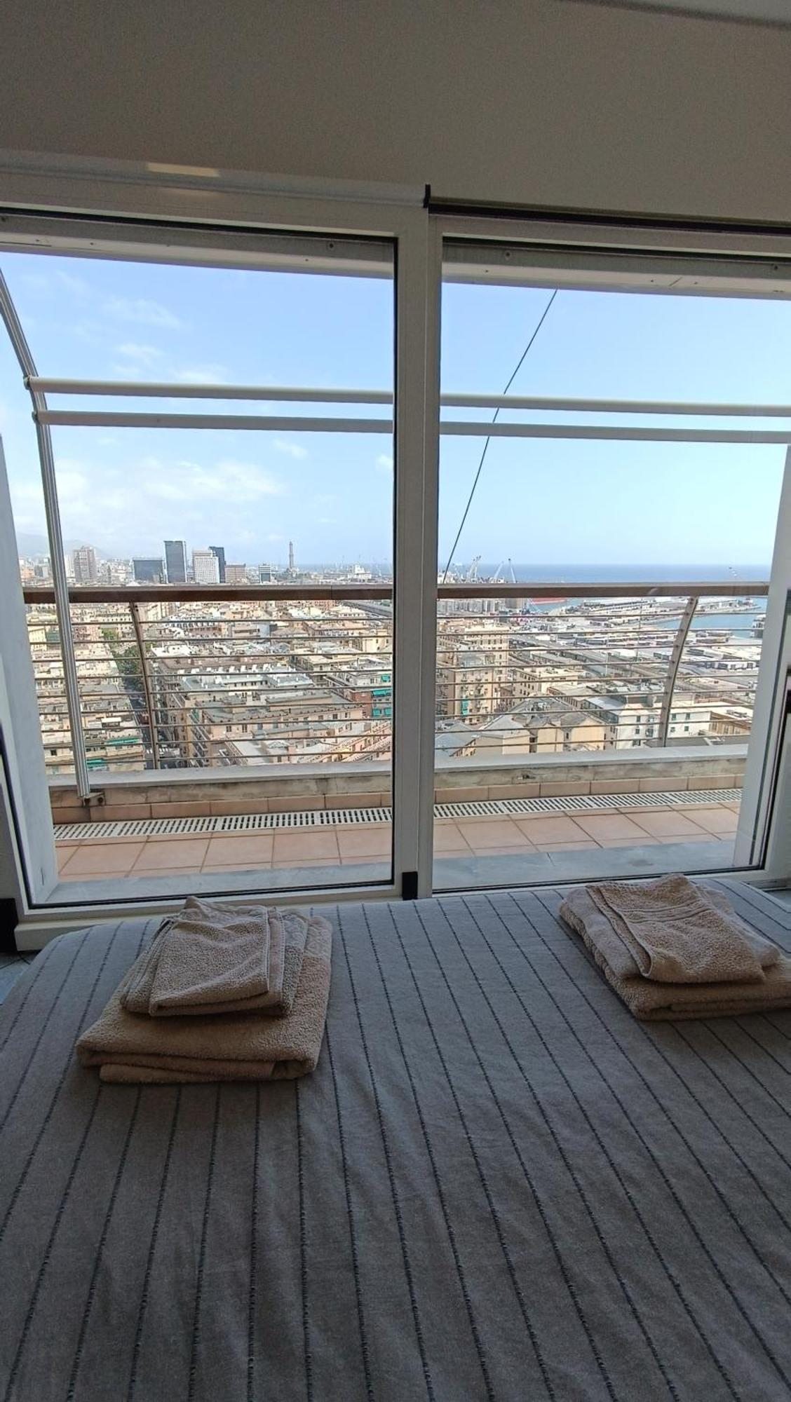 Apartmán Attico Con Vista Su Genova Exteriér fotografie